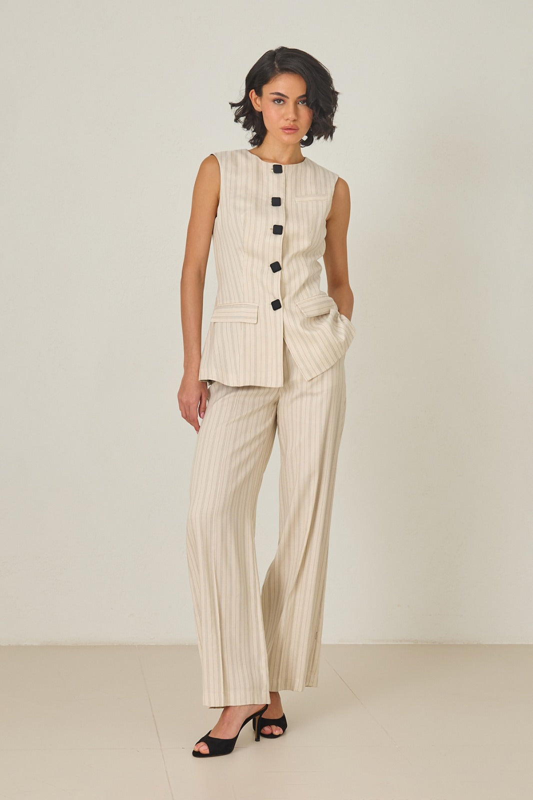 Women's linen set with vest and pants