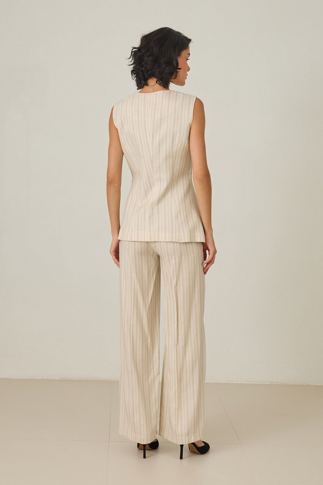 Women's linen set with vest and pants